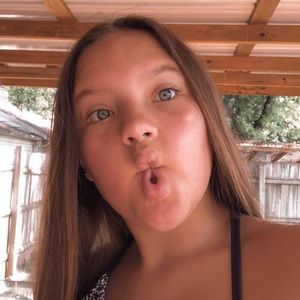 Meet your Posher, Macie